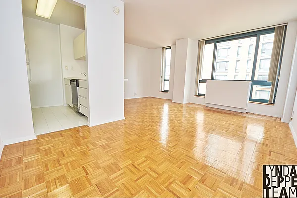 Sold by Real Broker NY LLC | media 4