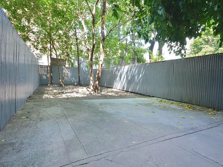 19 Herkimer St #5 — Photo 12