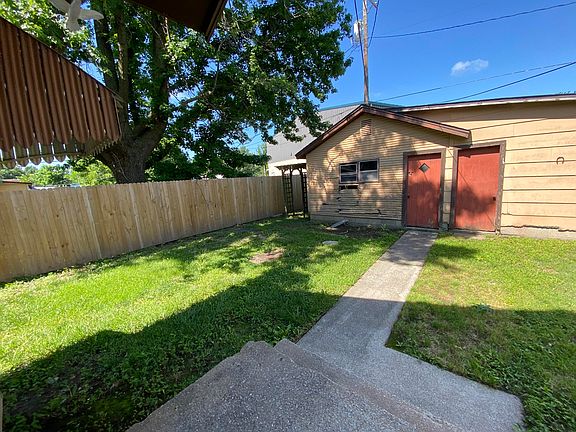 3rd image of 204 S Maple St