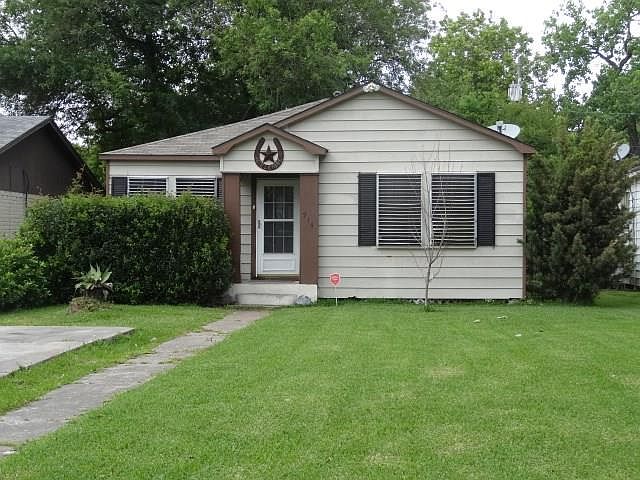 1st image of 914 15th Ave N