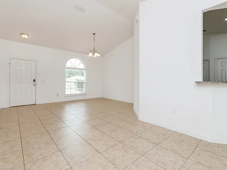 1143 Doncaster Ct — Photo 5