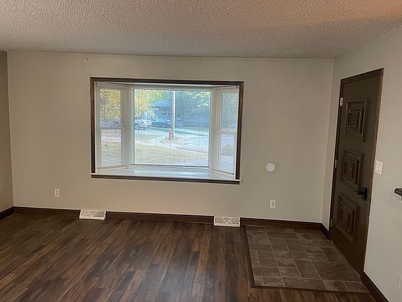 3rd image of 420 Heritage Pl #420