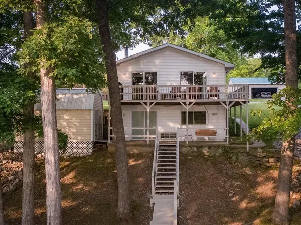 1440 Robinwoods Ln, Pittsburg, IL 62974