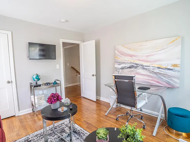 2475 Constance St — Photo 7