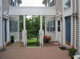 617 Magnolia Ln, Branchburg, NJ 08876