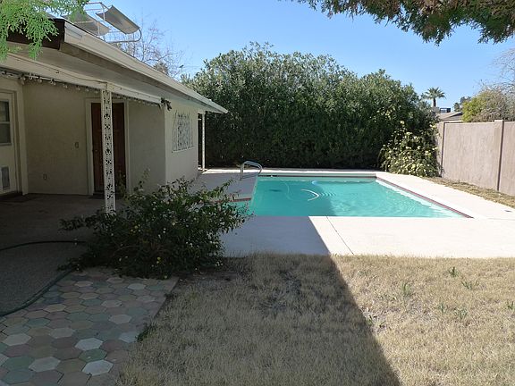 2nd image of 2514 E La Jolla Dr