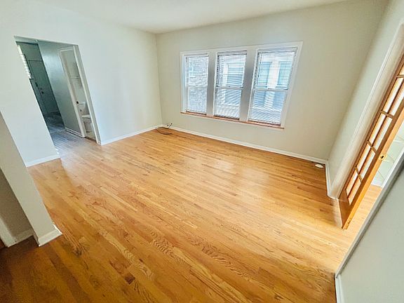 3rd image of 11329 S King Dr W #2S