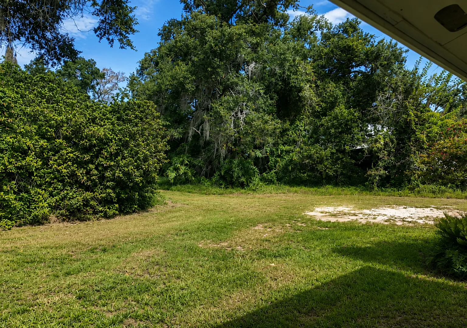 Spacious 4BR/1BA Dade City Home with Huge Backyard! — Photo 3