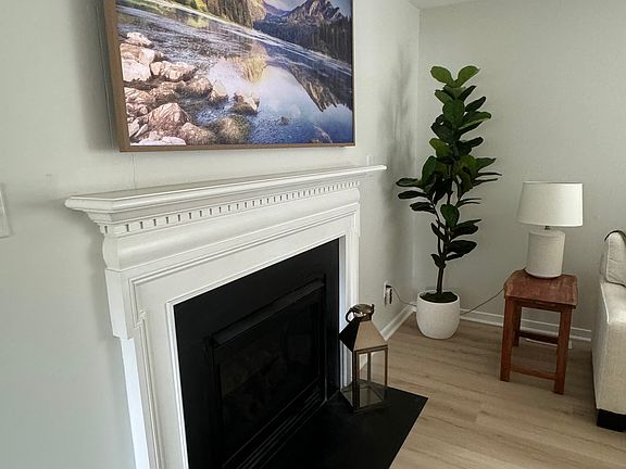 5th image of 10600 Sherwin Pl