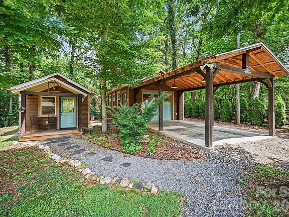3rd image of 118 Lutomma Cir