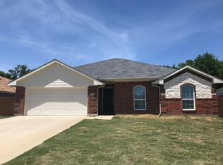 280 Meadowcrest Dr, Terrell, TX 75160