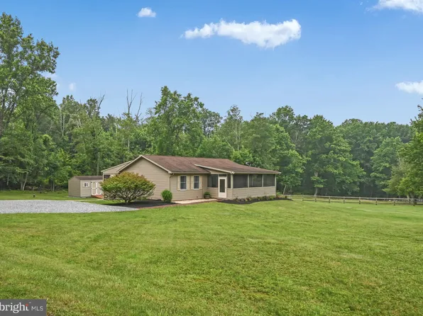 661 Swopes Valley Rd, Pine Grove, PA 17963