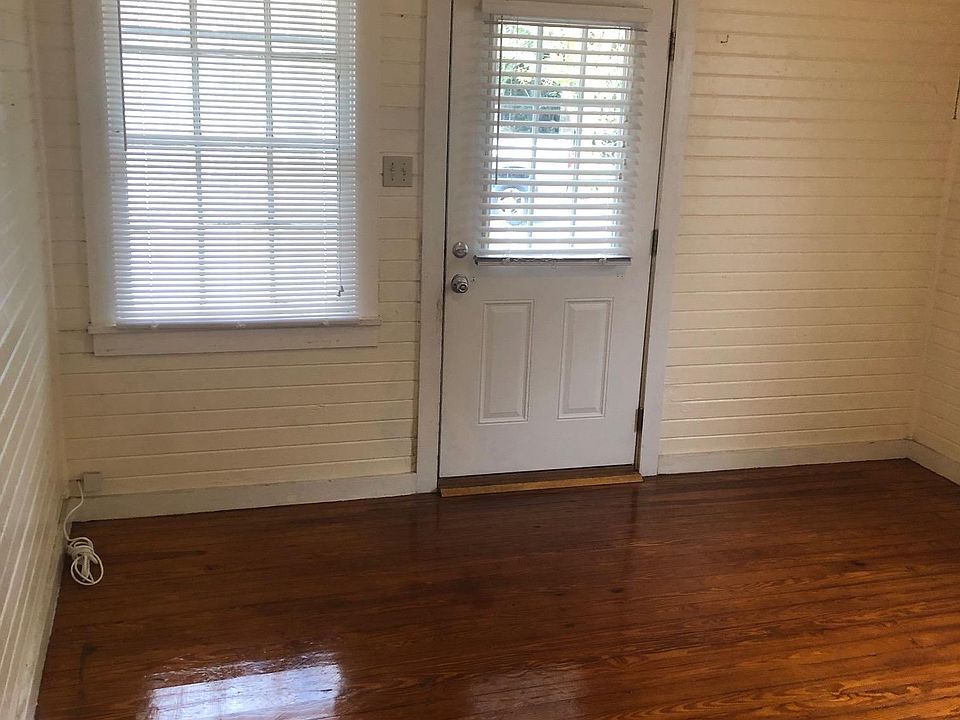 2nd image of 509 Coyle St #1/2