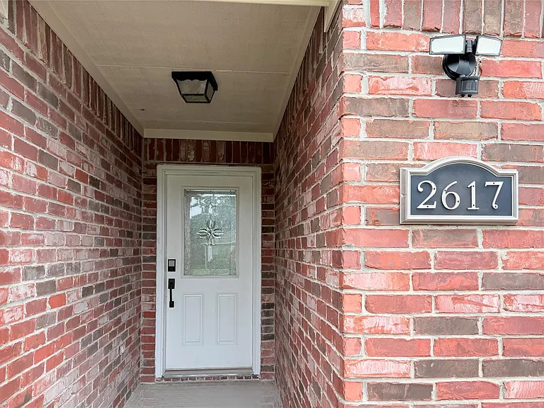 2617 Redfish Dr — Photo 2