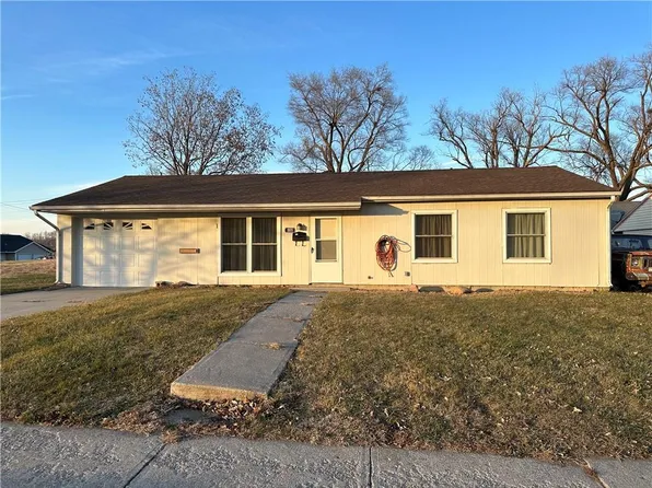 1009 E 4th St, Maryville, MO 64468