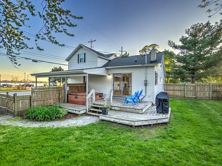 116 S Park St — Photo 33