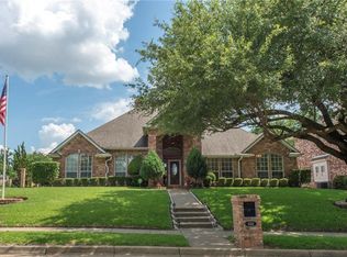 6352 Meadow Lakes Dr, North Richland Hills, TX 76180