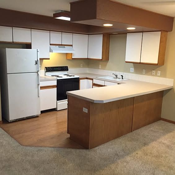 1st image of 1637 Westbridge Dr Unit B2