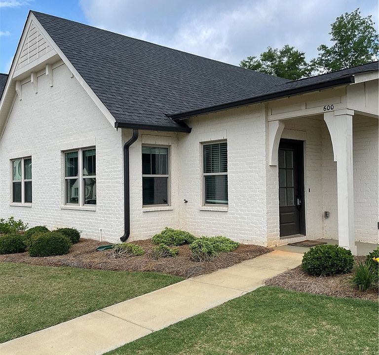 1st image of 600 Grey Oak Cir