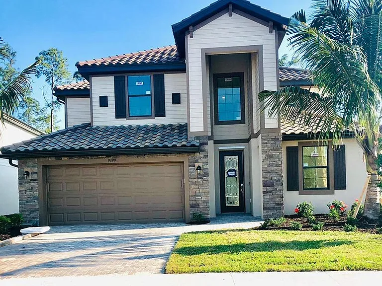 9399 Foxglove Ln — Photo 1