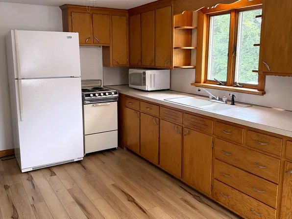 15 Cummings Ave Floor 2, Woburn, MA 01801