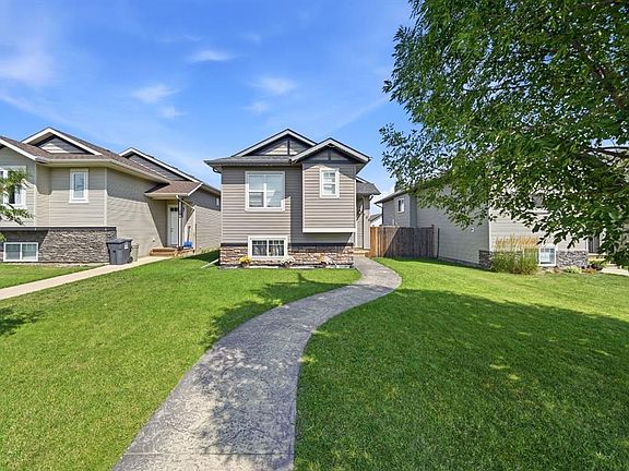 2nd image of 106 SW 25th St