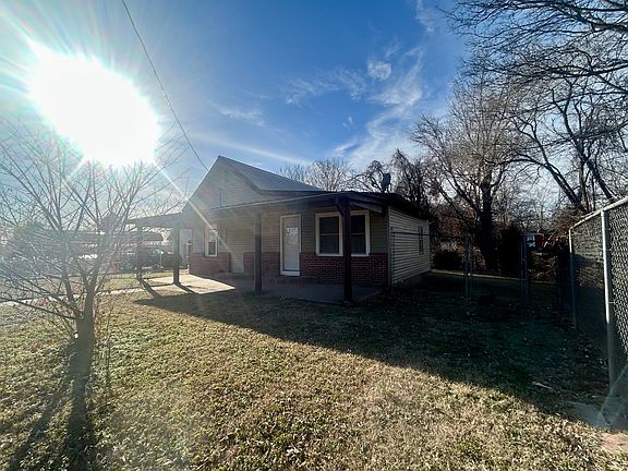 3rd image of 207 Butler St