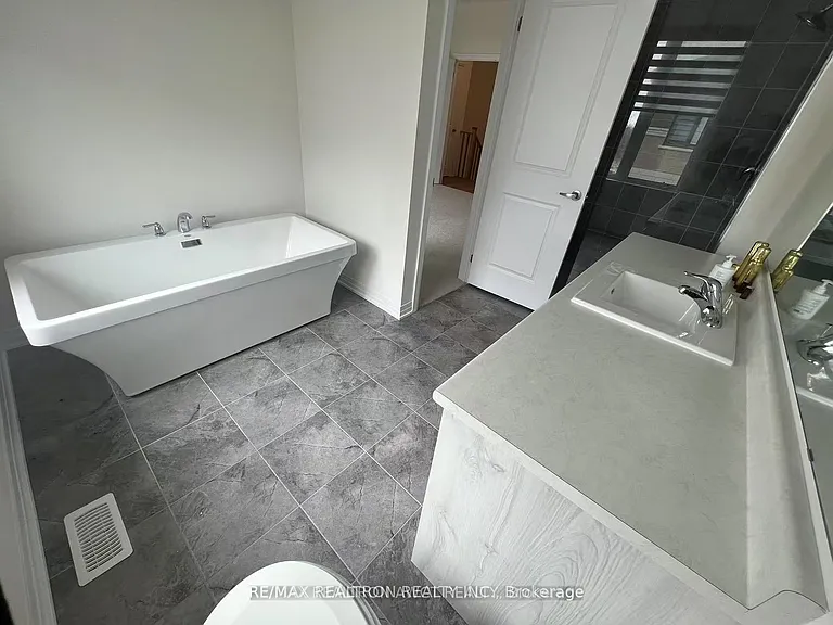 11405 Leslie St — Photo 13