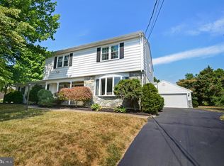 1024 Crest Rd, Leesport, PA 19533