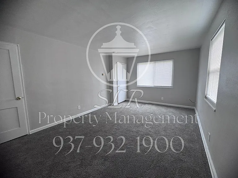 420 E Siebenthaler Ave — Photo 3