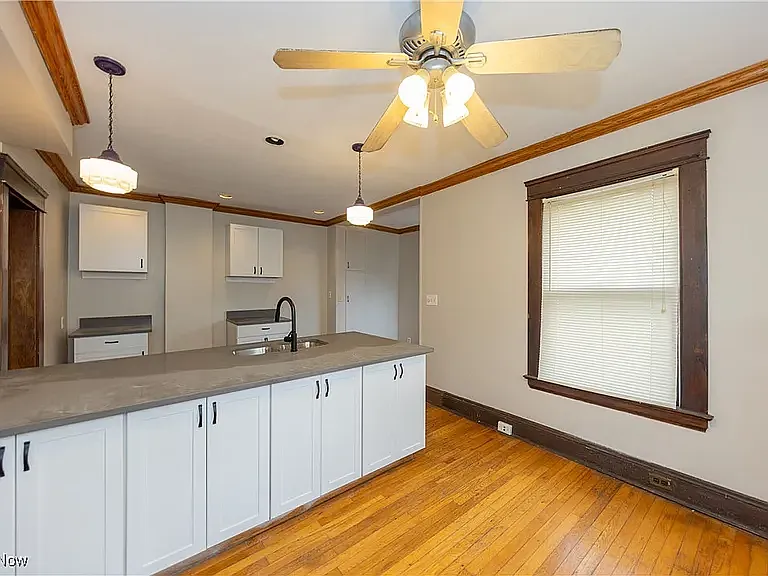 2572 Mayfield Rd — Photo 12