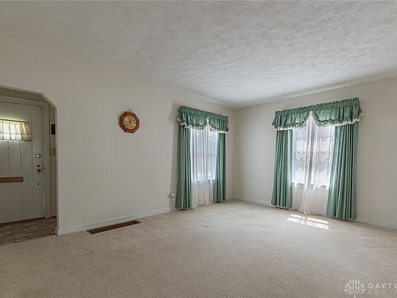 3rd image of 1009 Watervliet Ave