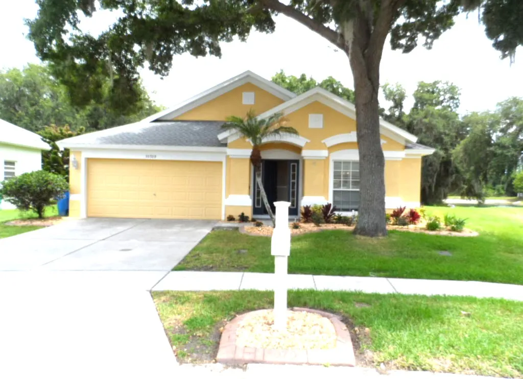 4 bed, 2.0 bath, 2698 sqft, $2,500 — Photo 3