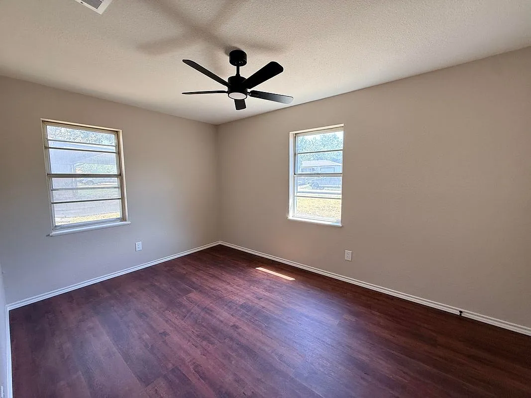 3 bed, 2.0 bath, 1374 sqft, $1,795 — Photo 4