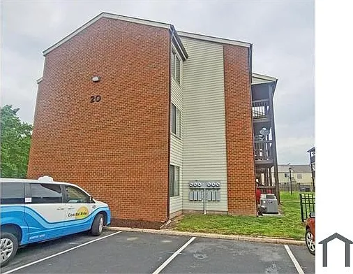 316 Wells Ct — Photo 2