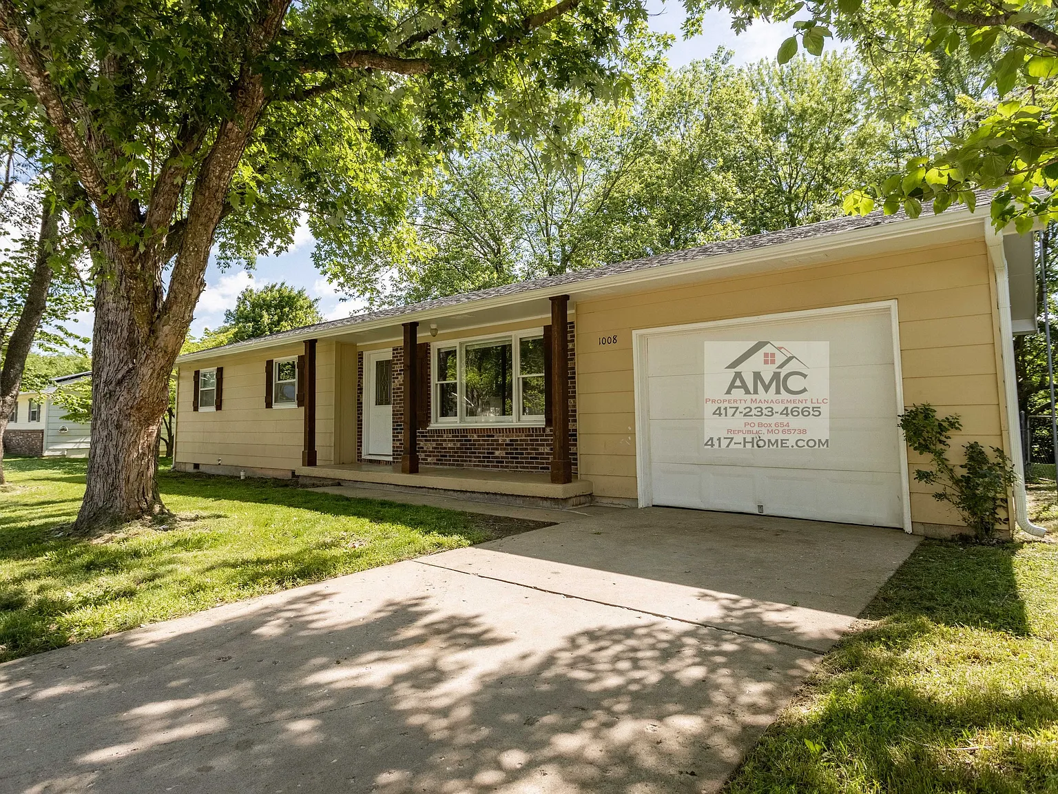 3 bed, 1100 sqft, $1,195 — Photo 2