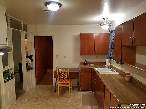 4th image of 3814 Devon Ave