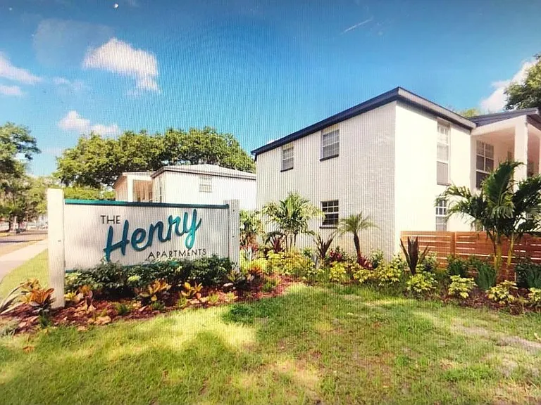 The Henry Apartments — Photo 13