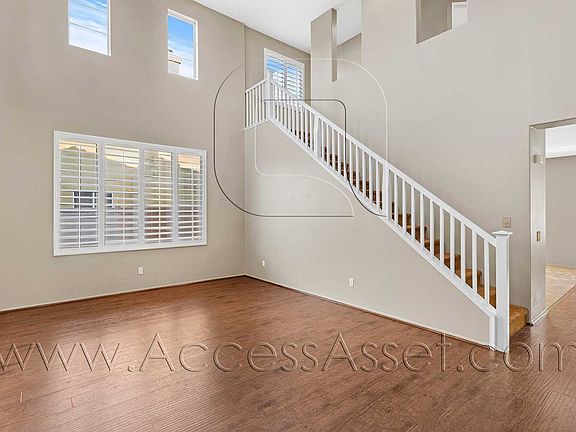 5th image of 1358 Baldwin St