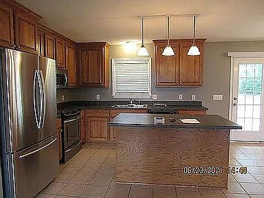 Open kitchen / living space