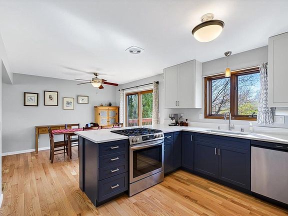 3rd image of 7121 Lindfield Road