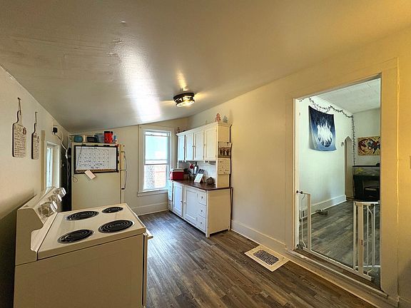 5th image of 110 Washington St