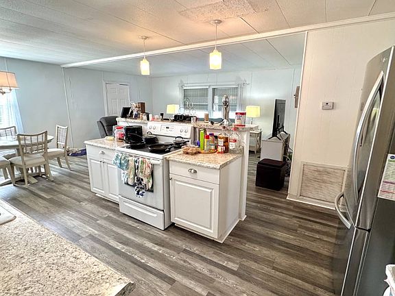 2nd image of 1248 Pilgrim Pl