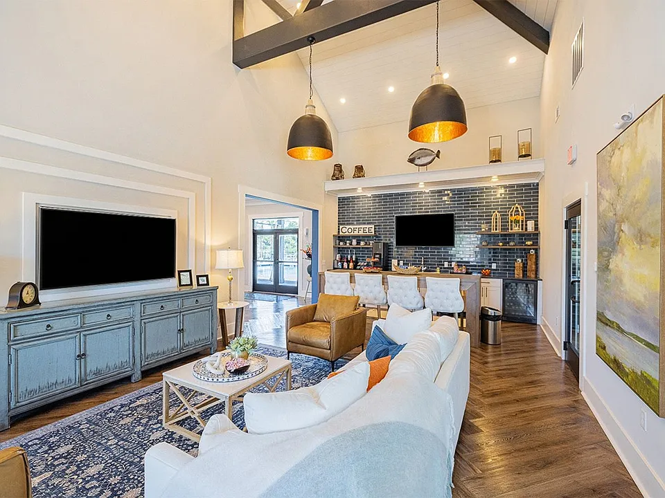 Atlantic Breeze Apartments