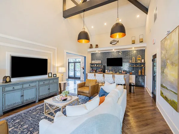 Atlantic Breeze Apartments