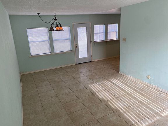 4th image of 6005 Porpoise Dr