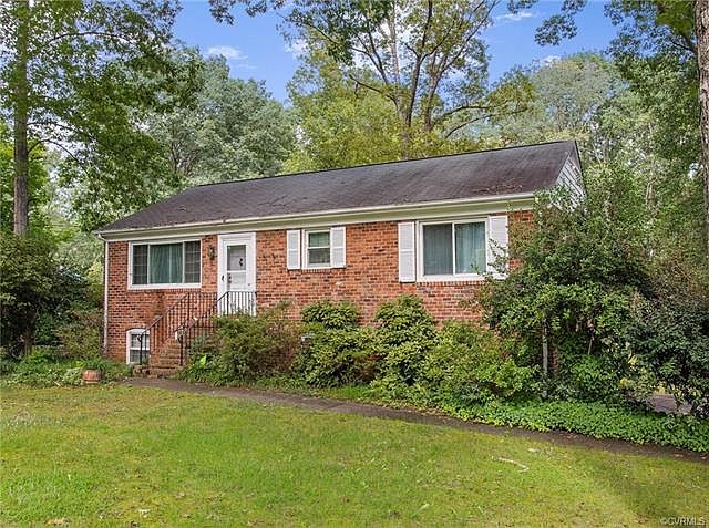 1st image of 2921 Clarendon Dr