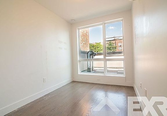 3rd image of 254 E 28th St #4M