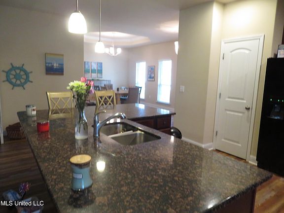 5th image of 11577 Caroline Ct