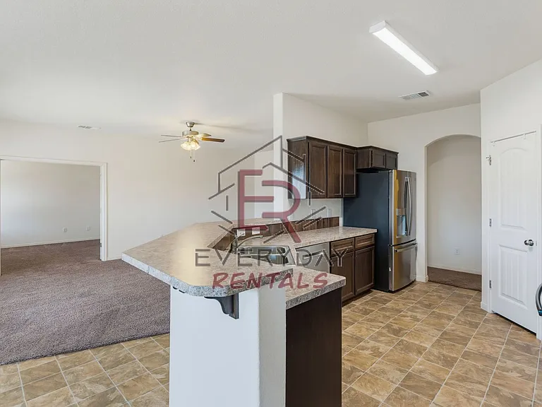 6705 Black Springs Dr — Photo 6